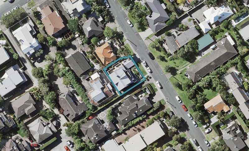 10 Beacholm Road, Takapuna, Auckland - Carousel 1