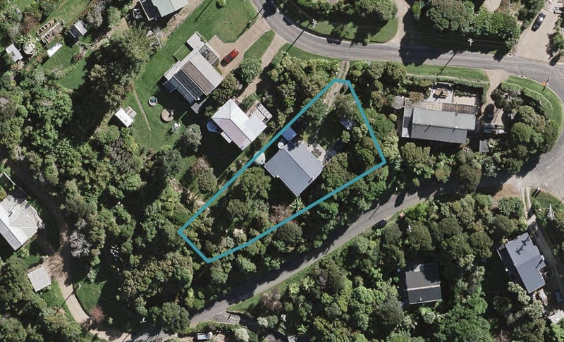 24 Makora Avenue, Oneroa, Waiheke Island - Carousel 1