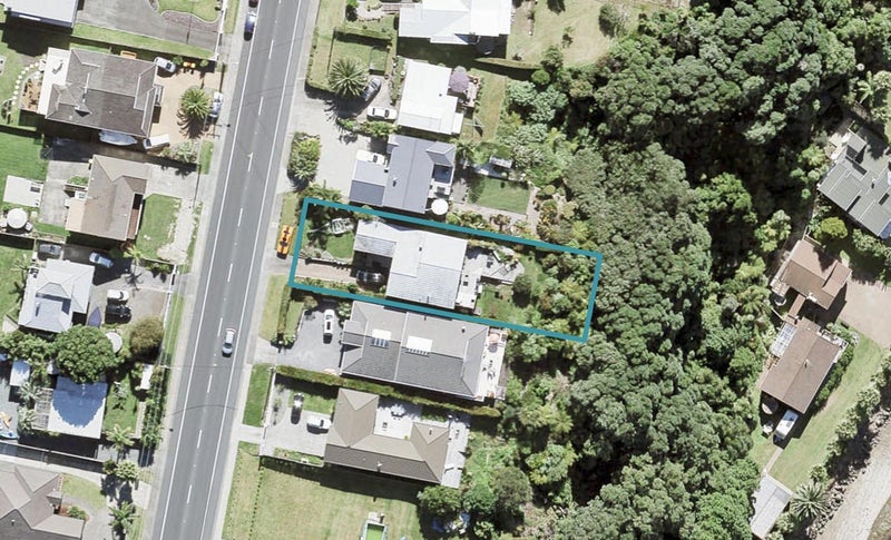 1001 Whangaparaoa Road, Matakatia, Whangaparaoa - Carousel 1