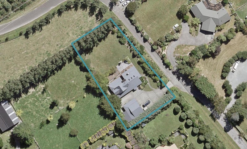 40 Emerald Hill Drive, Birchville, Upper Hutt - Carousel 1