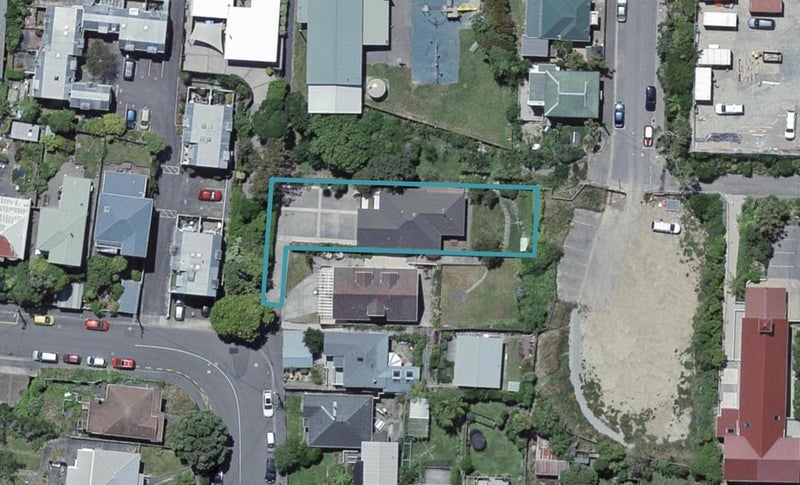21 Mckinley Crescent, Brooklyn, Wellington - Carousel 1