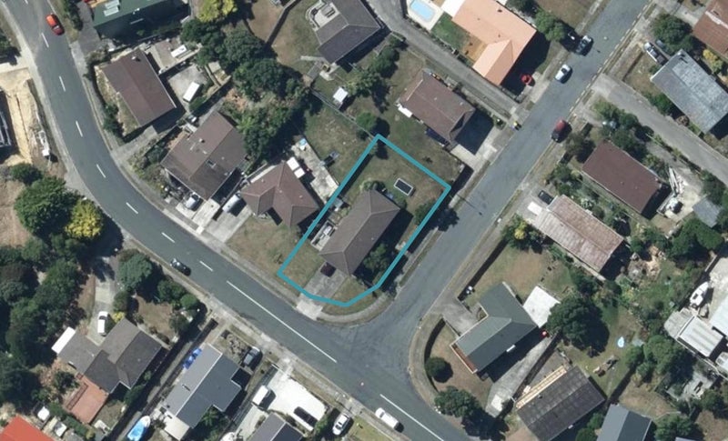 1 Rothwell Street, Titahi Bay, Porirua - Carousel 1
