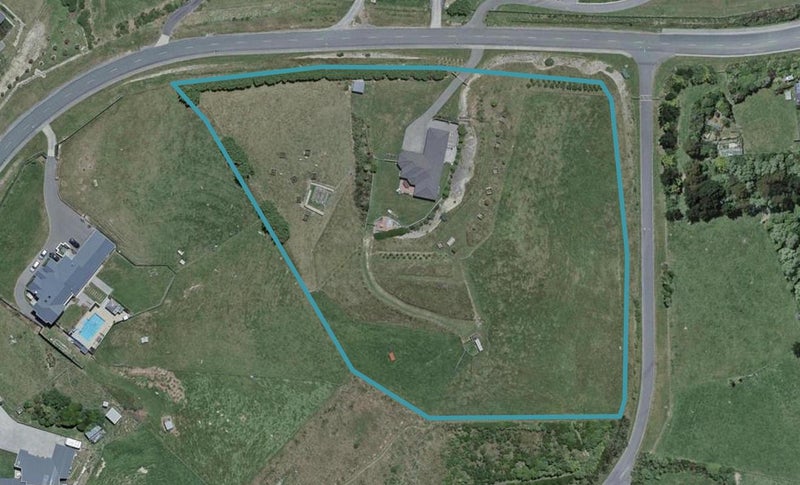 150 Bing Lucas Drive, Tawa, Wellington - Carousel 1