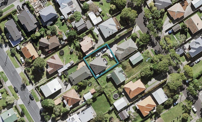 58A Riro Street, Point Chevalier, Auckland - Carousel 1