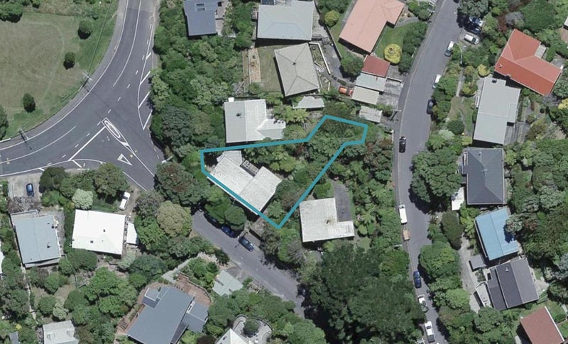 42 Norwich Street, Wadestown, Wellington - Carousel 1