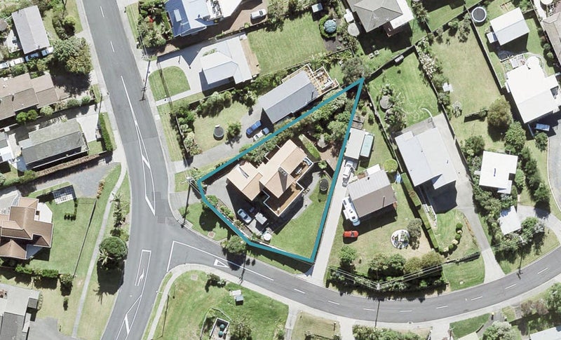 56 SHAKESPEAR RD, Army Bay, Whangaparaoa - Carousel 1
