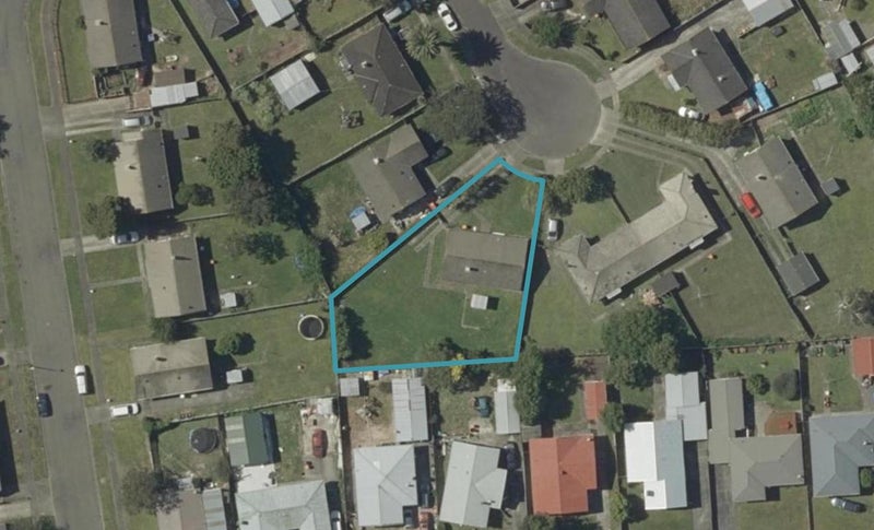 8 Heath Place, Awapuni, Palmerston North - Carousel 1