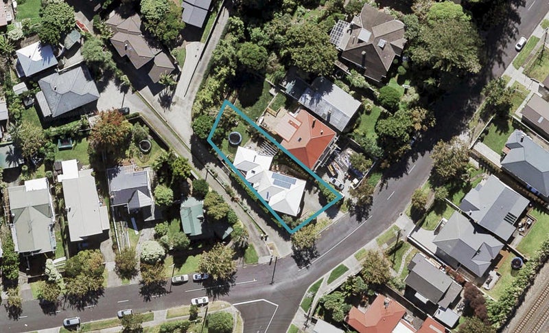 1/56 Seaview Terrace, Mount Albert, Auckland - Carousel 1