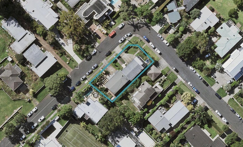 2/17 Rangitira Avenue, Takapuna, Auckland - Carousel 1