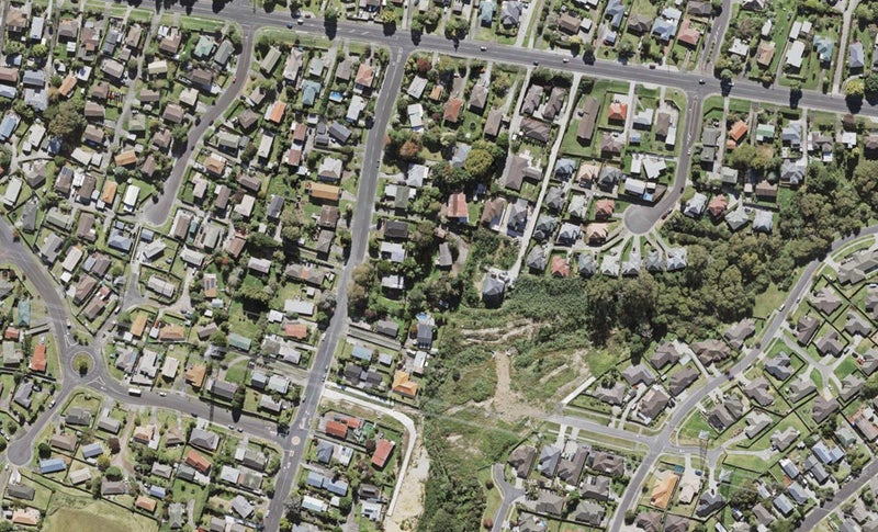 6/16 Reynella Drive, Massey, Auckland - Carousel 1