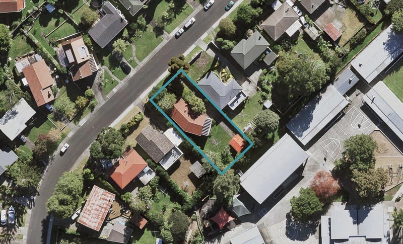 29 Compton Street, Hillcrest, Auckland - Carousel 1