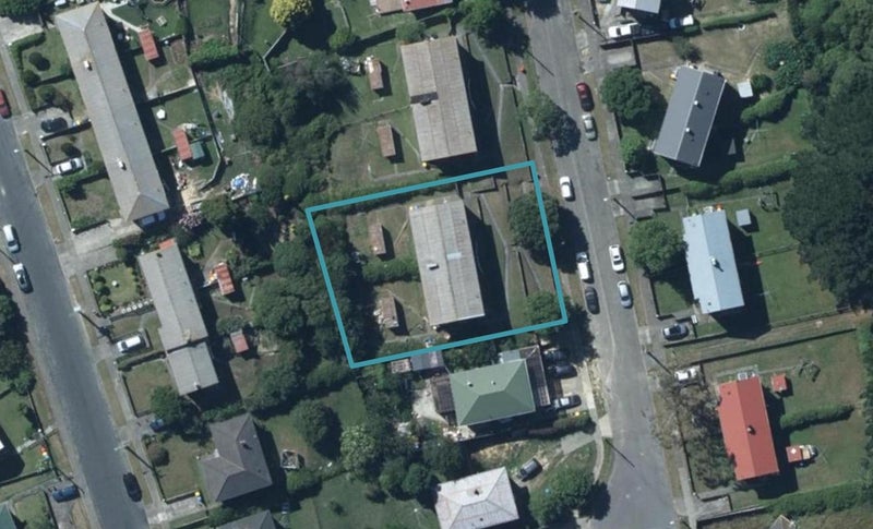 16 Worcester Place, Cannons Creek, Porirua - Carousel 1