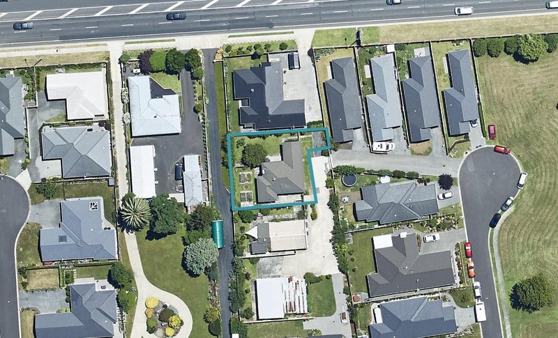 23 Allington Place, Bethlehem, Tauranga - Carousel 1