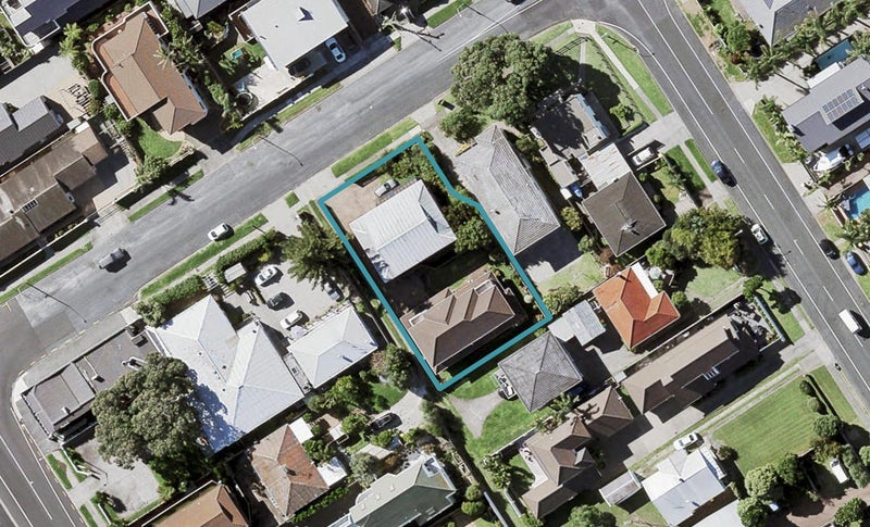 1/3 Devon Road, Bucklands Beach, Auckland - Carousel 1
