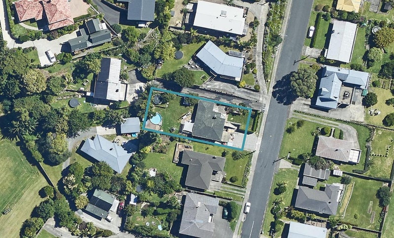 20 Landscape Road, Otumoetai, Tauranga - Carousel 1