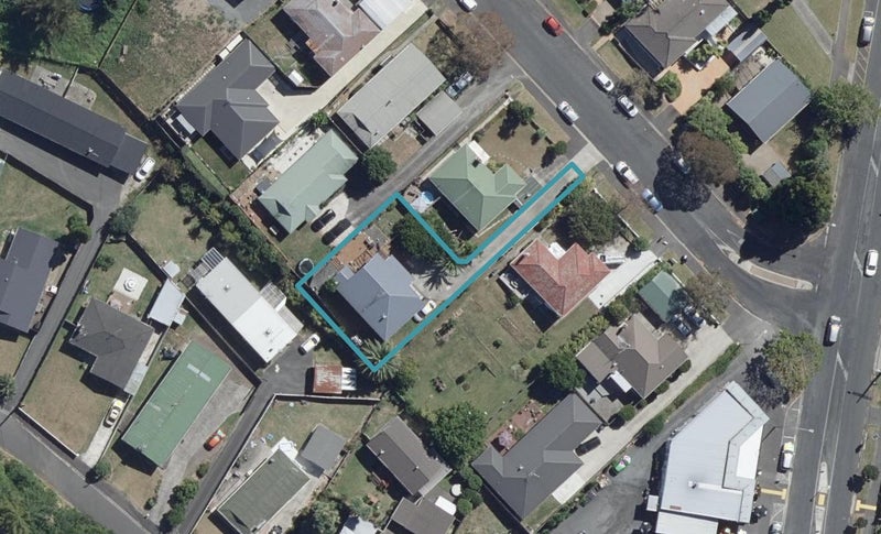5A Ridout Street, Maeroa, Hamilton - Carousel 1