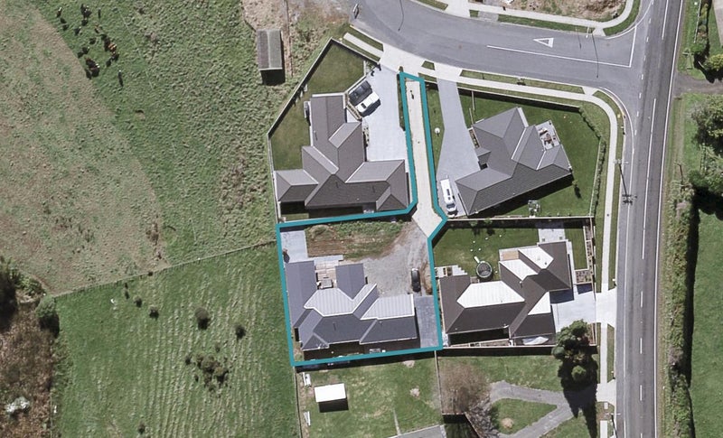 72 Fernbrook Drive, Hurworth, New Plymouth - Carousel 1