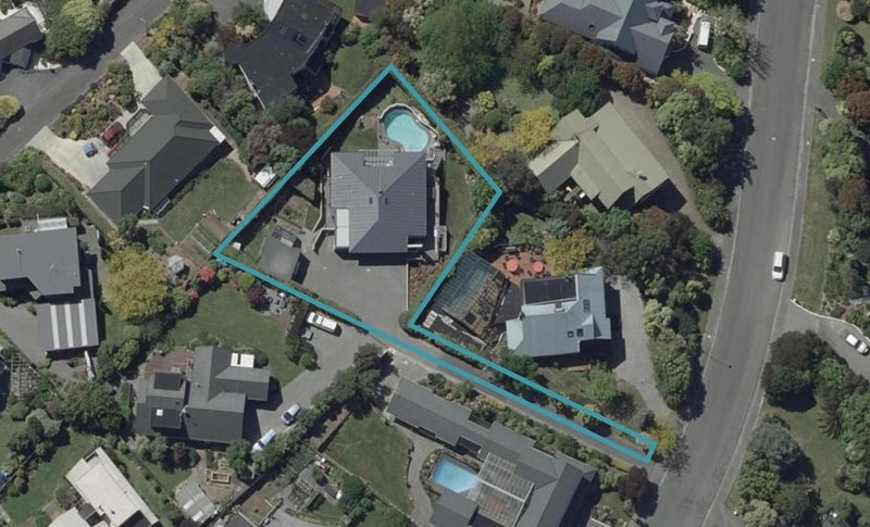 47 Woodside Common, Westmorland, Christchurch - Carousel 1