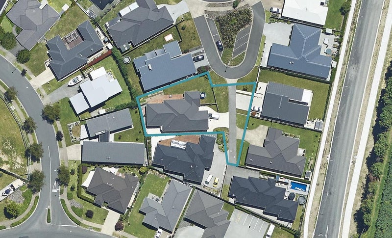 61 Benmore Crescent, Pyes Pa, Tauranga - Carousel 1