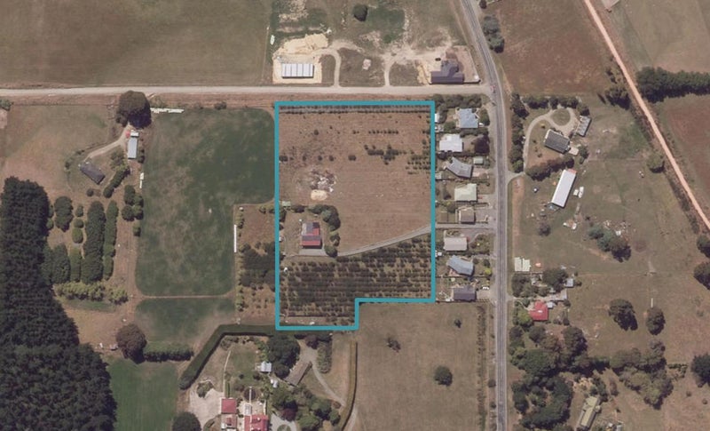 74 Weston Road, Waiareka Junction, Oamaru - Carousel 1