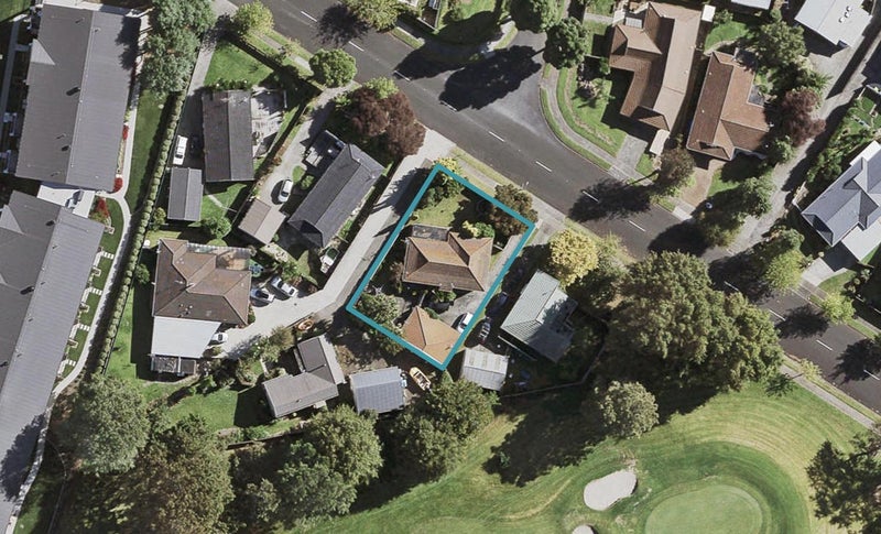 9 Muirfield Street, Wattle Downs, Auckland - Carousel 1