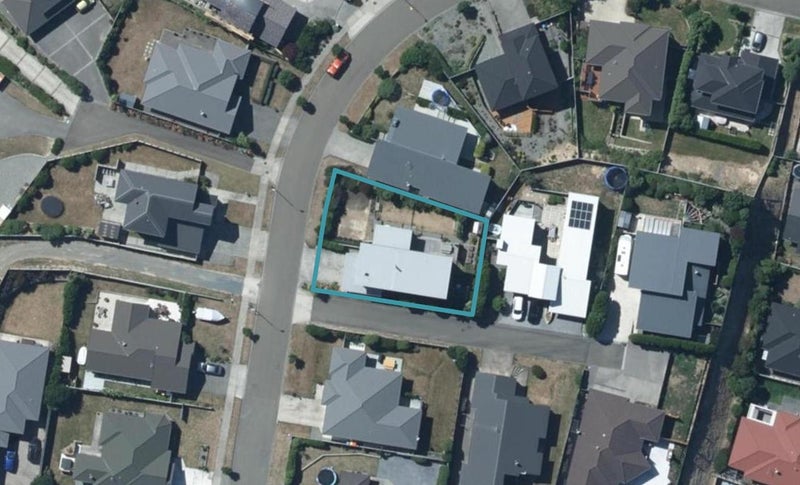 11 Kahurangi Heights, Aotea, Porirua - Carousel 1