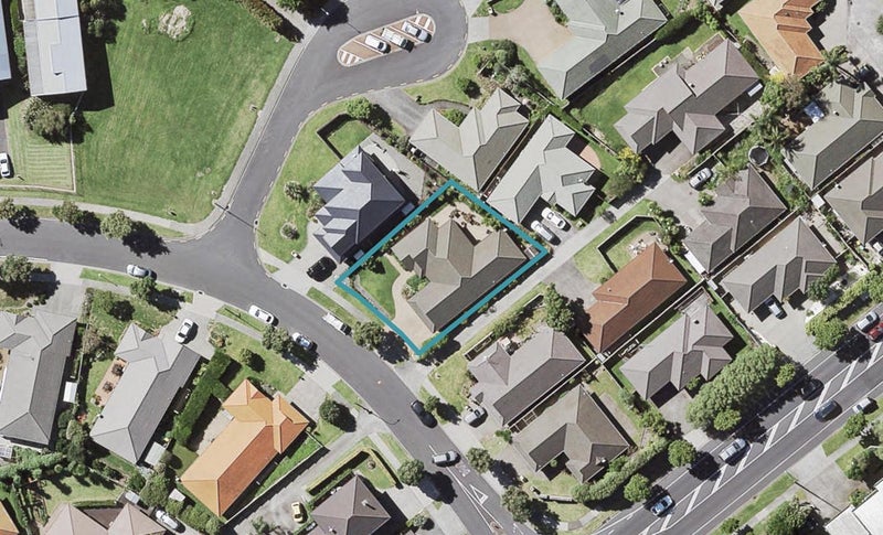 13 Stellamaris Way, Northpark, Auckland - Carousel 1