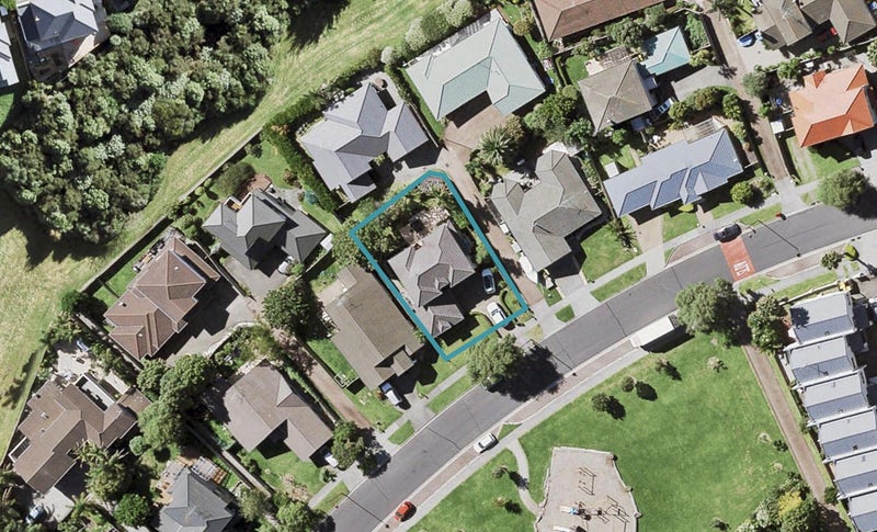 33 Ponderosa Drive, Oteha, Auckland - Carousel 1