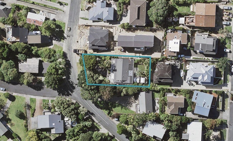 5 Heathcote Road, Castor Bay, Auckland - Carousel 1
