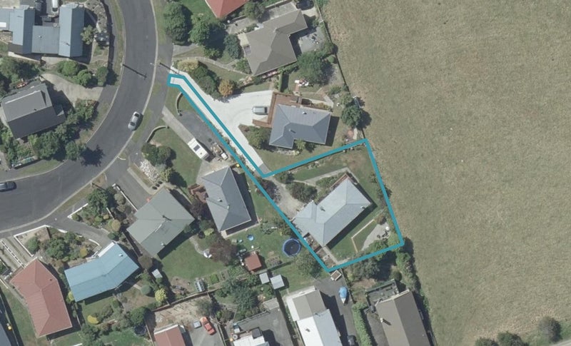 57 Elwyn Crescent, Green Island, Dunedin - Carousel 1