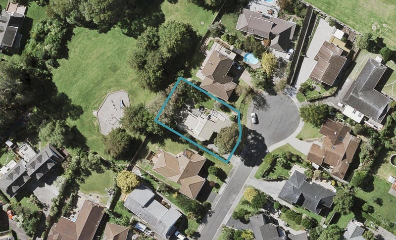 8 Scorpio Place, Windsor Park, Auckland - Carousel 1