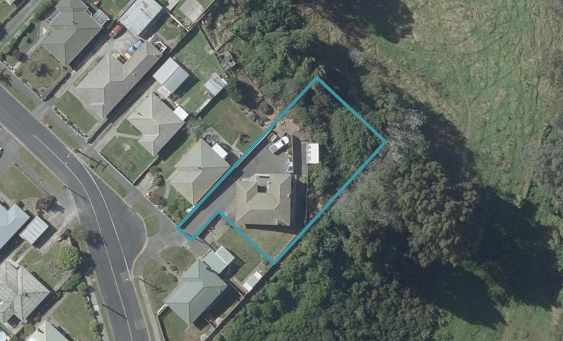 44 Koremata Street, Green Island, Dunedin - Carousel 1
