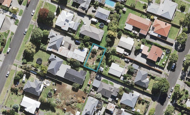 99F Lynwood Road, New Lynn, Auckland - Carousel 1
