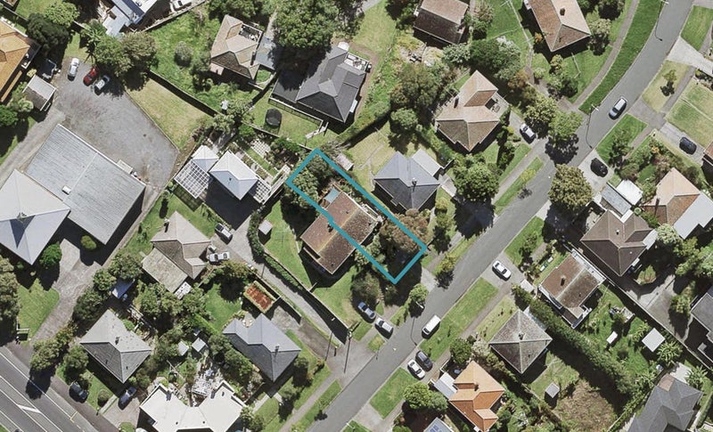57 Kiwitea Street, Sandringham, Auckland - Carousel 1