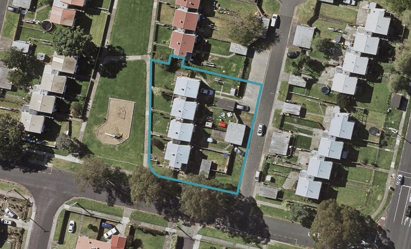 2 Eileen Lane, Otara, Auckland - Carousel 1