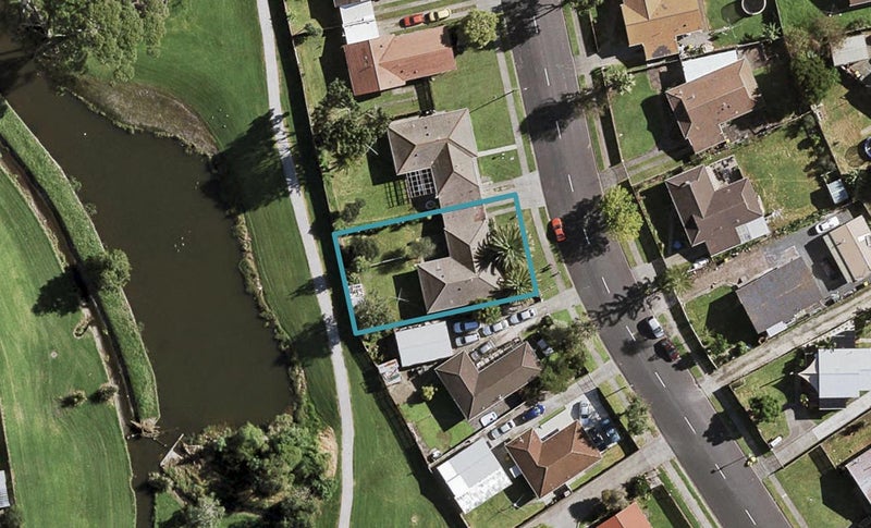 42 Inverell Avenue, Wiri, Auckland - Carousel 1