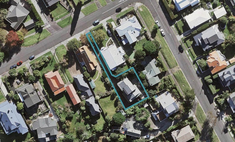 16A Rugby Road, Birkenhead, Auckland - Carousel 1