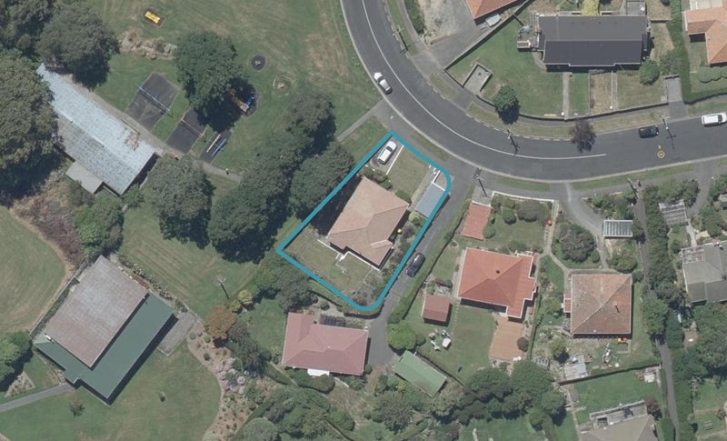22 Mayfield Avenue, Wakari, Dunedin - Carousel 1