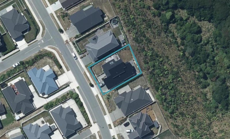 13 Ken Douglas Drive, Aotea, Porirua - Carousel 1
