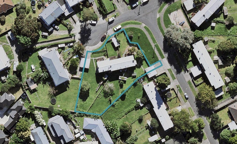 12 Bellgrove Place, Avondale, Auckland - Carousel 1