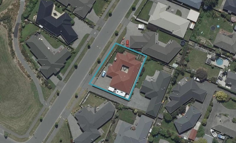 6 Strathcarron Place, Broomfield, Christchurch - Carousel 1