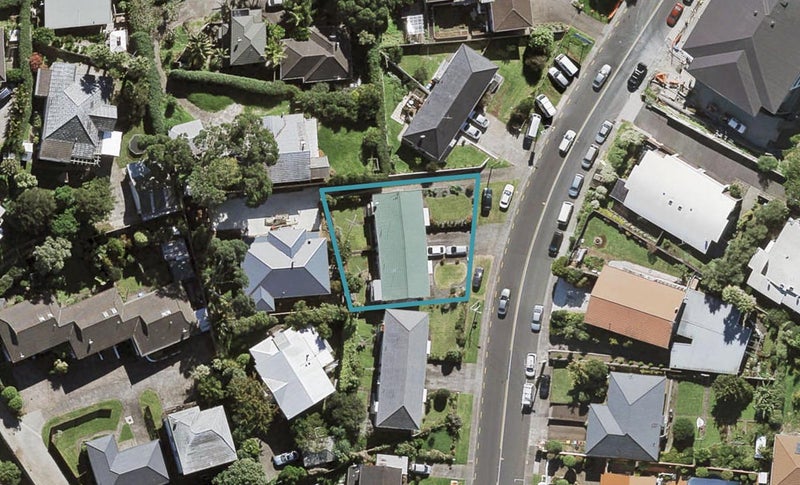 1/22 Warren Avenue, Three Kings, Auckland - Carousel 1