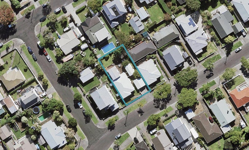21 Miller Street, Point Chevalier, Auckland - Carousel 1
