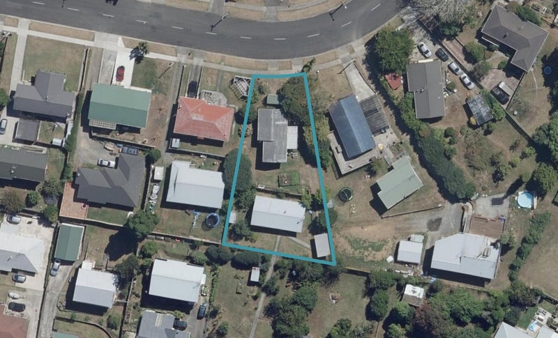 20 Cowley Drive, Temple View, Hamilton - Carousel 1