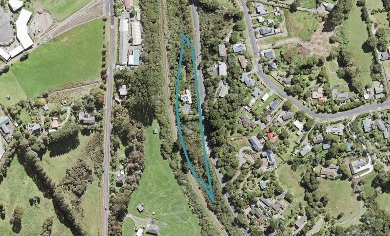 58 Waitakere Road, Waitakere, Auckland - Carousel 1