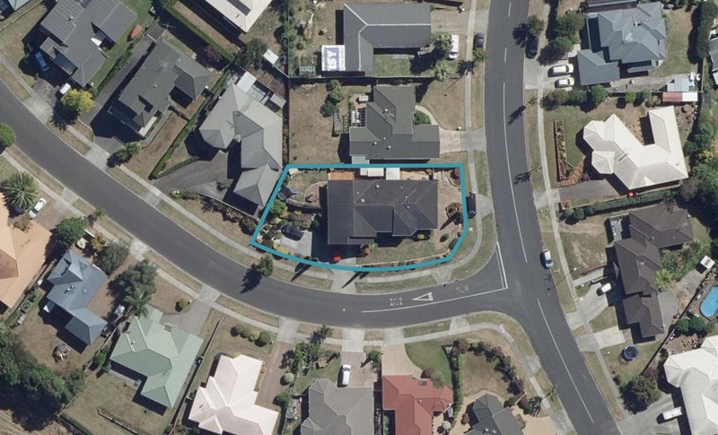 2 Ayrshire Drive, Grandview Heights, Hamilton - Carousel 1