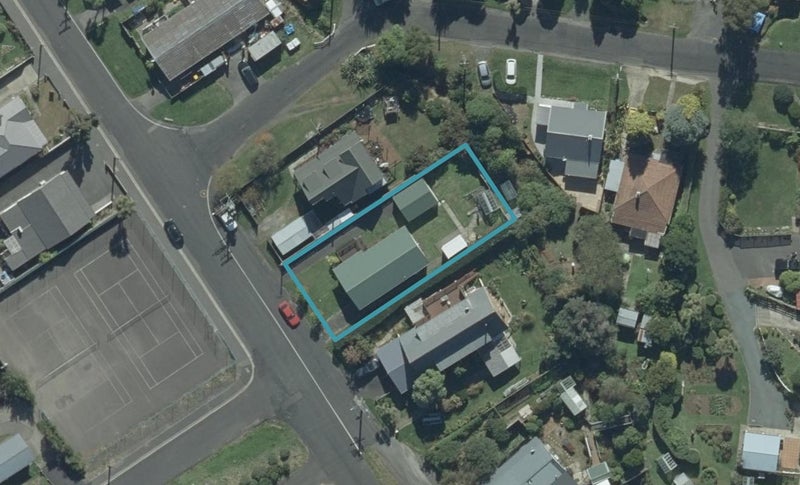 17 Greenacres Street, Macandrew Bay, Dunedin - Carousel 1