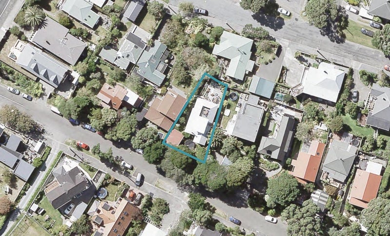7 Rona Street, Eastbourne, Lower Hutt - Carousel 1