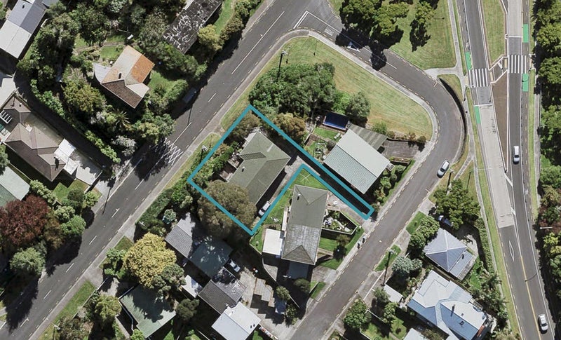 1/3 Amandale Avenue, St Lukes, Auckland - Carousel 1