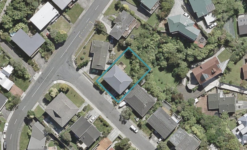 2 Ardal Grove, Tirohanga, Lower Hutt - Carousel 1